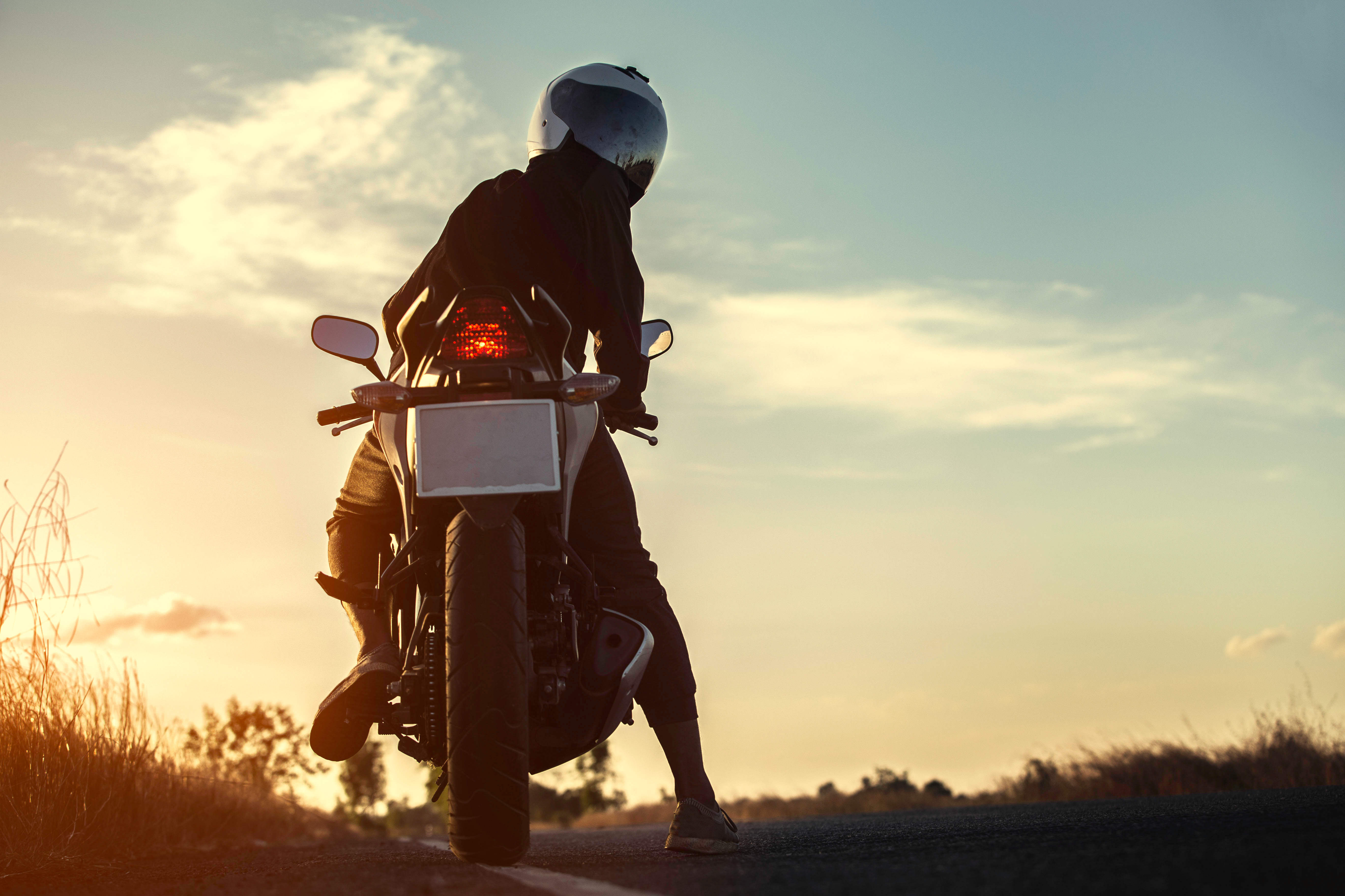 Motorcyclists in Spain face 200-euro fines under new traffic rules from October 2026 Image